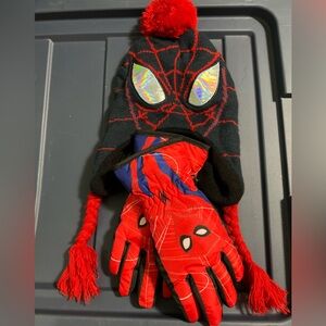 Marvel Spider Man Kids winter gloves and hat set.